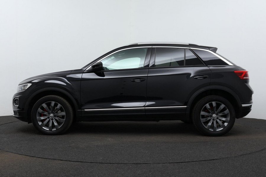 Volkswagen T-Roc 1.5 TSI Sport (NAVIGATIE, CAMERA, CARPLAY, PARKEERSENSOREN, LED, 1e EIGENAAR, GOED ONDERHOUDEN)