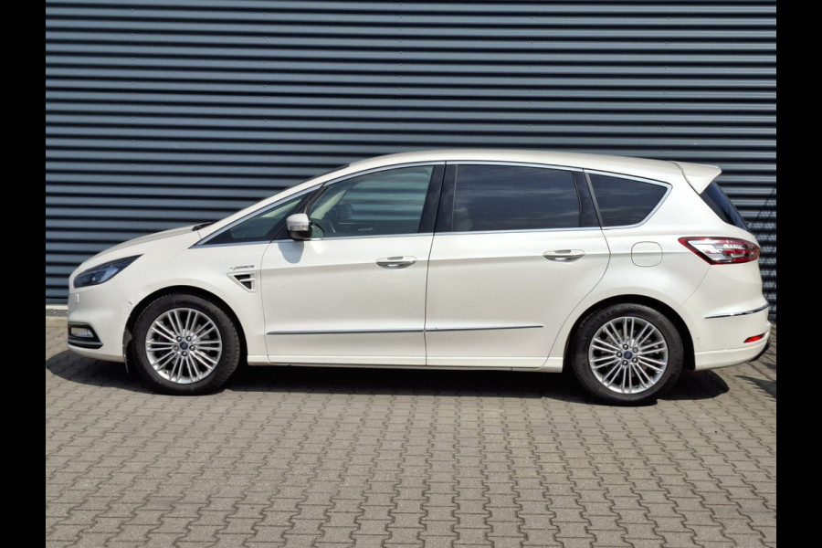 Ford S-Max 2.0 Vignale 7 Persoons 240pk Automaat | Lederen Sportstoelen Memory | Navigatie | Camera | Cruise Control | L.M. 18" | Stoelverwarming |