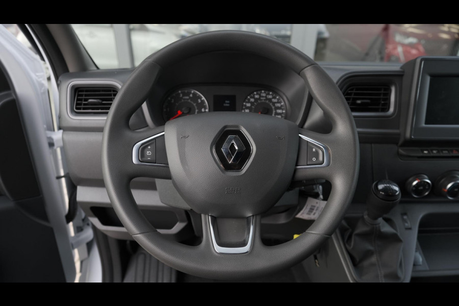 Renault Master T35 2.3 dCi 135 L2H2 Comfort | Direct Leverbaar | Navigatie | Parkeersensoren | Airco | Cruise Control | Vloerplaat In Laadruimte