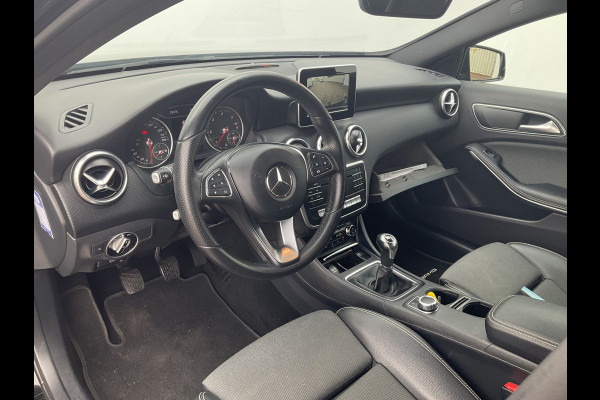 Mercedes-Benz A-Klasse 180 D AMG Sport Edition Stoelverw. Nav/Cam Uitstraling