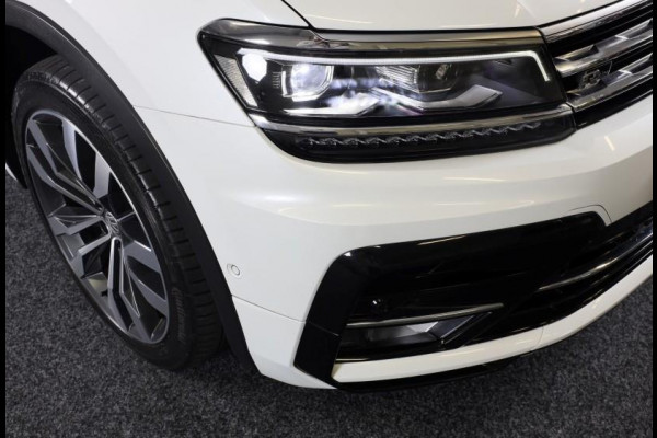 Volkswagen Tiguan 2.0 TSI 4Motion 3 x R Line / Digital Cockpit / Acc / Lane Assist / Open Pano / Led / Trekhaak / Pdc / 20 Inch