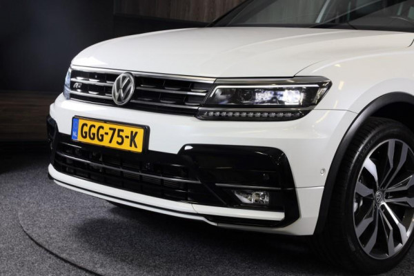 Volkswagen Tiguan 2.0 TSI 4Motion 3 x R Line / Digital Cockpit / Acc / Lane Assist / Open Pano / Led / Trekhaak / Pdc / 20 Inch