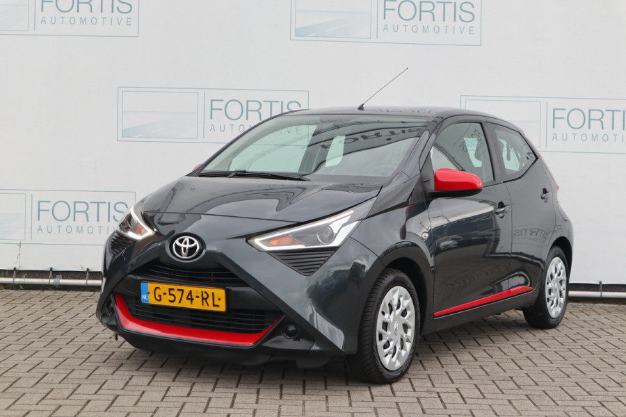 Toyota Aygo 1.0 VVT-i x-play limited NL-AUTO | AIRCO | P-CAMERA