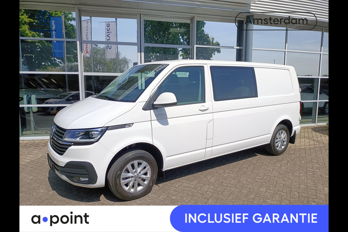 Volkswagen Transporter 2.0 TDI L2H1 30 Luxe DC Highline 150 pk Automaat (DSG) | Verlengde garantie | Navigatie via App | Trekhaak | Parkeersensoren achter | Achteruitrijcamera | Interieur voorverwarming |