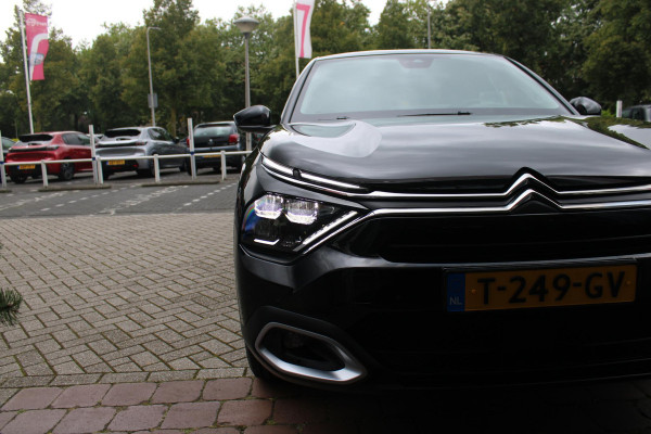 Citroën C4 X 1.2 130PK AUTOMAAT SHINE | LEDEREN BEKLEDING | MASSAGE STOELEN | STOEL/VOORRUIT/STUUR VERWARMING | ELEKTRISCH VERSTELBARE STOEL | DRAALOZE TELEFOONLADER | KEYLESS ENTRY/START | NAVIGATIE 10" TOUCHSCREEN | APPLE CARPLAY/ANDROID AUTO | ACHTERUITRIJ CAMERA | CLIMATE CONTROL | LICHTMETALEN VELGEN 18" | FULL LED KOPLAMPEN | HEAD UP DISPLAY | DODEHOEK BEWAKING |