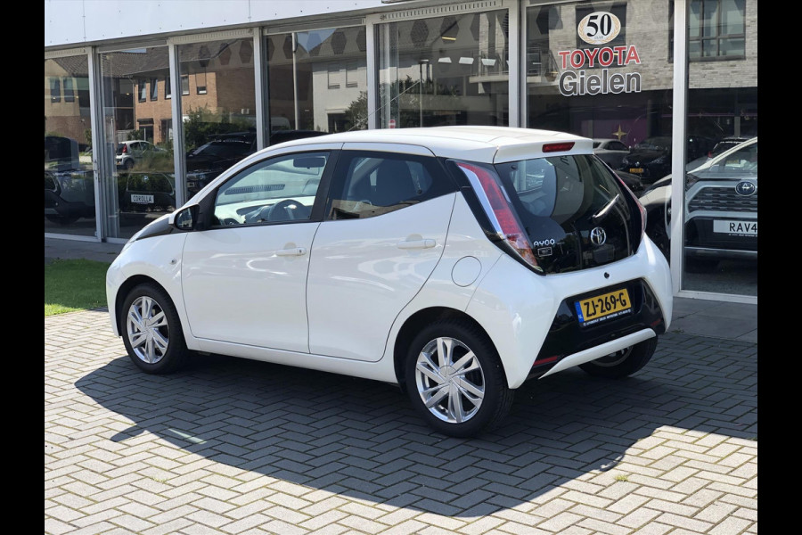 Toyota Aygo 1.0 VVT-i X-Play Plus | Lichtmetalen velgen, Airconditioning, Parkeercamera, In hoogte verstelbare stoel, Bluetooth