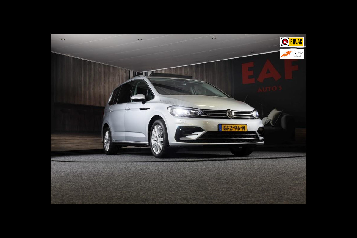 Volkswagen Touran 1.5 TSI R Line 7 Persoons / AUT / ACC / Navi / Camera / Open Panoramadak / Led / Pdc / Trekhaak / 17 Inch