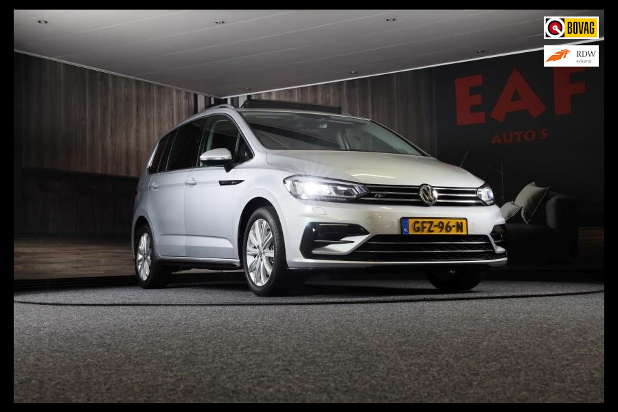 Volkswagen Touran 1.5 TSI R Line 7 Persoons / AUT / ACC / Navi / Camera / Open Panoramadak / Led / Pdc / Trekhaak / 17 Inch