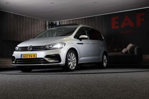 Volkswagen Touran 1.5 TSI R Line 7 Persoons / AUT / ACC / Navi / Camera / Open Panoramadak / Led / Pdc / Trekhaak / 17 Inch