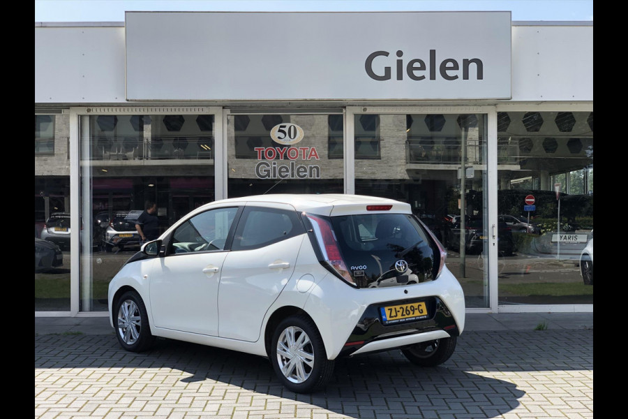 Toyota Aygo 1.0 VVT-i X-Play Plus | Lichtmetalen velgen, Airconditioning, Parkeercamera, In hoogte verstelbare stoel, Bluetooth