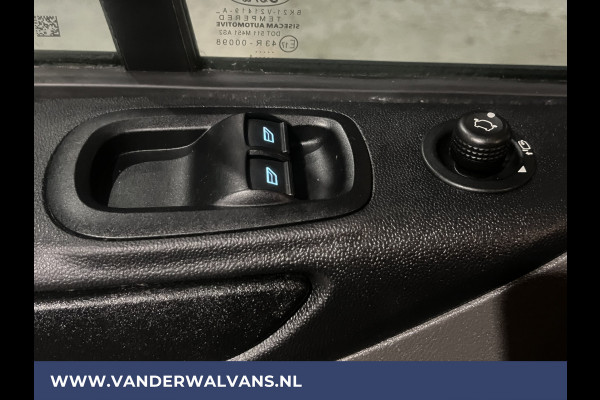 Ford Transit Custom 2.0 TDCI L2H1 Euro6 Airco | Camera | Apple Carplay | LED | Cruisecontrol Android Auto, 2800kg trekvermogen, Parkeersensoren, Verwarmde voorruit, Bijrijdersbank