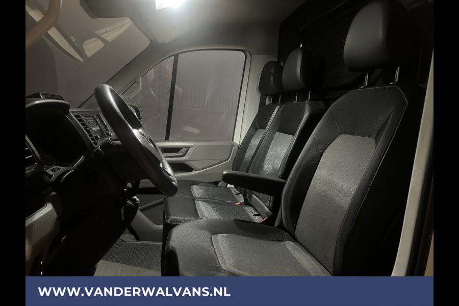 Volkswagen Crafter 2.0 TDI 141pk L3H3 L2H2 Euro6 Airco | Navigatie | 3000kg Trekhaak | Apple Carplay Android Auto, Cruisecontrol, Parkeersensoren, Bijrijdersbank