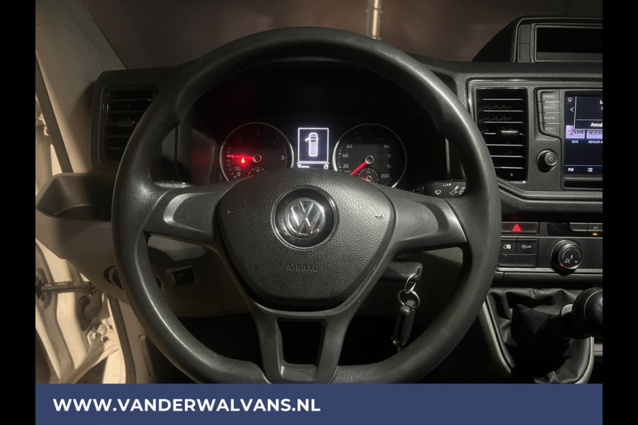 Volkswagen Crafter 2.0 TDI 141pk L3H3 L2H2 Euro6 Airco | Navigatie | 3000kg Trekhaak | Apple Carplay Android Auto, Cruisecontrol, Parkeersensoren, Bijrijdersbank