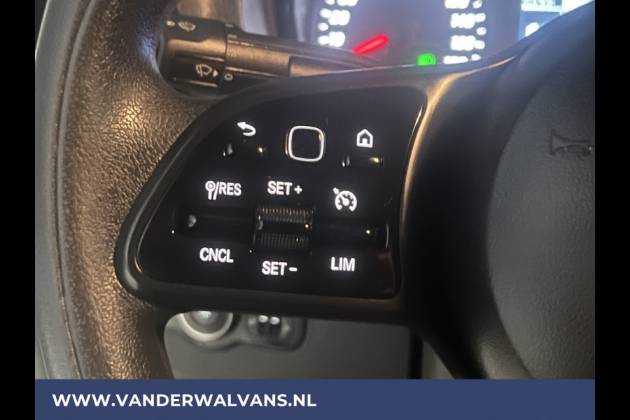 Mercedes-Benz Sprinter 316 CDI 164pk L3H2 Euro6 Airco | Camera | Navigatie | Apple Carplay | Oprijplaat Trekhaak, Android Auto, Cruisecontrol, Parkeersensoren, Chauffeursstoel, Stoelverwarming, Bijrijdersbank