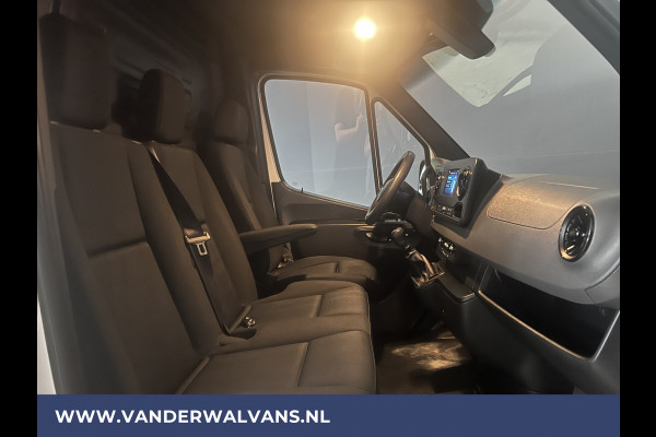 Mercedes-Benz Sprinter 316 CDI 164pk L3H2 Euro6 Airco | Camera | Navigatie | Apple Carplay | Oprijplaat Trekhaak, Android Auto, Cruisecontrol, Parkeersensoren, Chauffeursstoel, Stoelverwarming, Bijrijdersbank