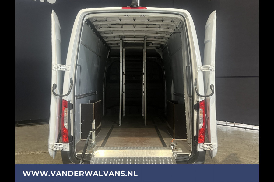 Mercedes-Benz Sprinter 316 CDI 164pk L3H2 Euro6 Airco | Camera | Navigatie | Apple Carplay | Oprijplaat Trekhaak, Android Auto, Cruisecontrol, Parkeersensoren, Chauffeursstoel, Stoelverwarming, Bijrijdersbank