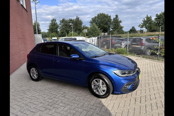 Volkswagen Polo 1.0 TSI 95pk DSG Style Navigatie Carplay Parkeersensoren VA Camera Blind Spot Assist Adaptive Cruise Control Stoelverwarming IQ Light Ledverlichting Getinte ramen Climate Control