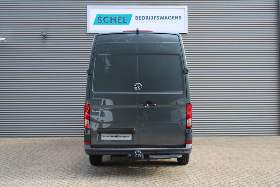 Volkswagen Crafter 35 2.0 TDI L3H3 177pk - 2x Schuifdeur - LED - Trekhaak - Navigatie - DAB - Geveerde stoel - Camera - Stoelverwarming - Rijklaar