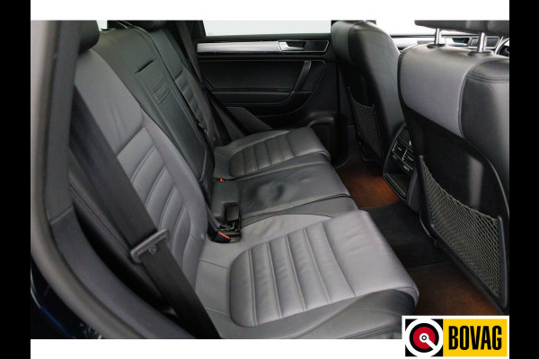 Volkswagen Touareg 3.0 TDI 263 PK Luchtvering, Trekhaak electrisch, Panoramadak, R-Line interieur, Navigatie