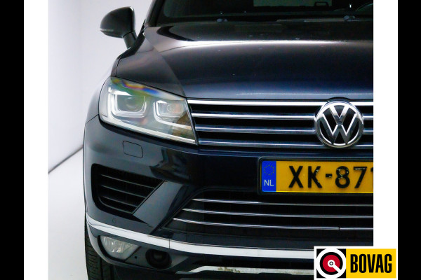 Volkswagen Touareg 3.0 TDI 263 PK Luchtvering, Trekhaak electrisch, Panoramadak, R-Line interieur, Navigatie