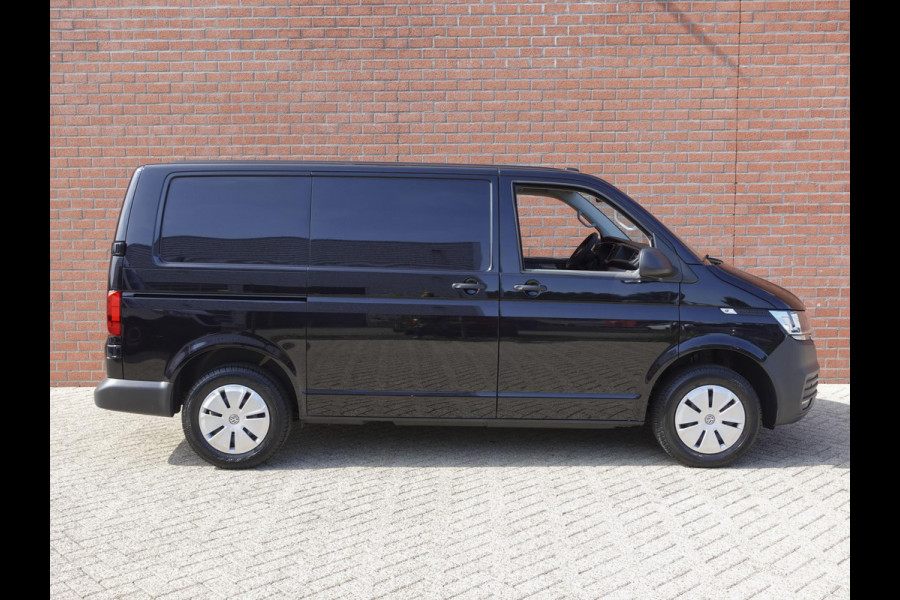 Volkswagen Transporter 6.1 150pk L1 Comfortline Airco Navi Cruise Control PDC VA Nieuwstaat slechts 1800 km!