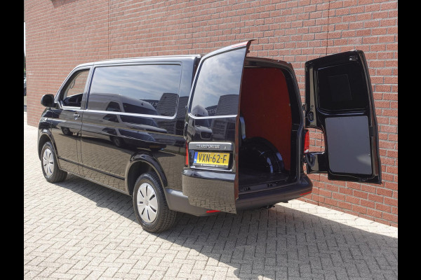 Volkswagen Transporter 6.1 150pk L1 Comfortline Airco Navi Cruise Control PDC VA Nieuwstaat slechts 1800 km!