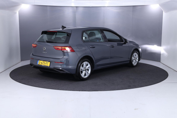 Volkswagen Golf 1.0 TSI Life 110 pk | Verlengde garantie | Navigatie | Parkeersensoren | Adaptieve cruise control | LED koplampen |