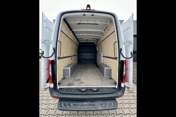 Mercedes-Benz Sprinter 317 CDI L2H2 RWD