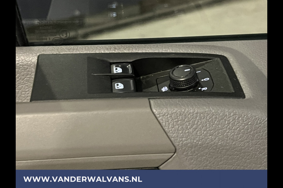 Volkswagen Crafter 2.0 TDI 141pk L3H3 L2H2 Euro6 Airco | Camera | Apple Carplay | Cruisecontrol Parkeersensoren, Android Auto, Chauffeursstoel, Bijrijdersbank