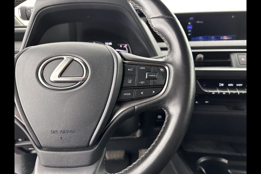 Lexus UX 250h Preference Line Aut. *ADAPTIVE-CRUISE | MICROFIBRE | FULL-LED | BLIND-SPOT | KEYLESS | APPLE-CARPLAY | CAMERA | DAB+ | ECC | PDC | COMFORT-SEATS | 18''ALU*