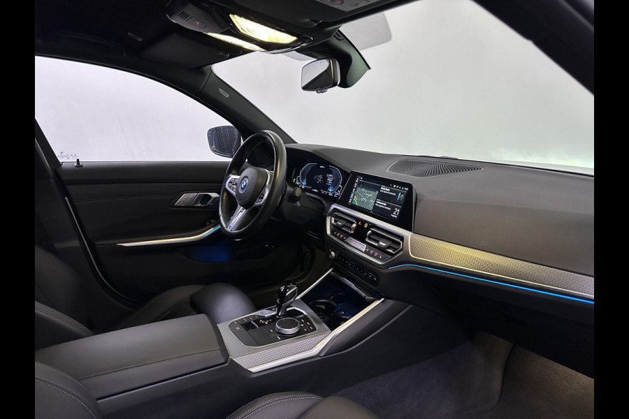 BMW 3 Serie Touring 320e M Sport Plug In Hybrid Dealer O.H | Alcantara Sportstoelen | Stuur / Stoelverwarming | LED | Apple Carplay | DAB | Live Cockpit |