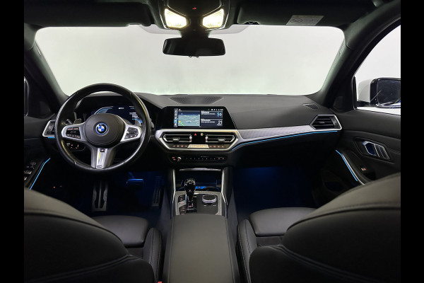 BMW 3 Serie Touring 320e M Sport Plug In Hybrid Dealer O.H | Alcantara Sportstoelen | Stuur / Stoelverwarming | LED | Apple Carplay | DAB | Live Cockpit |