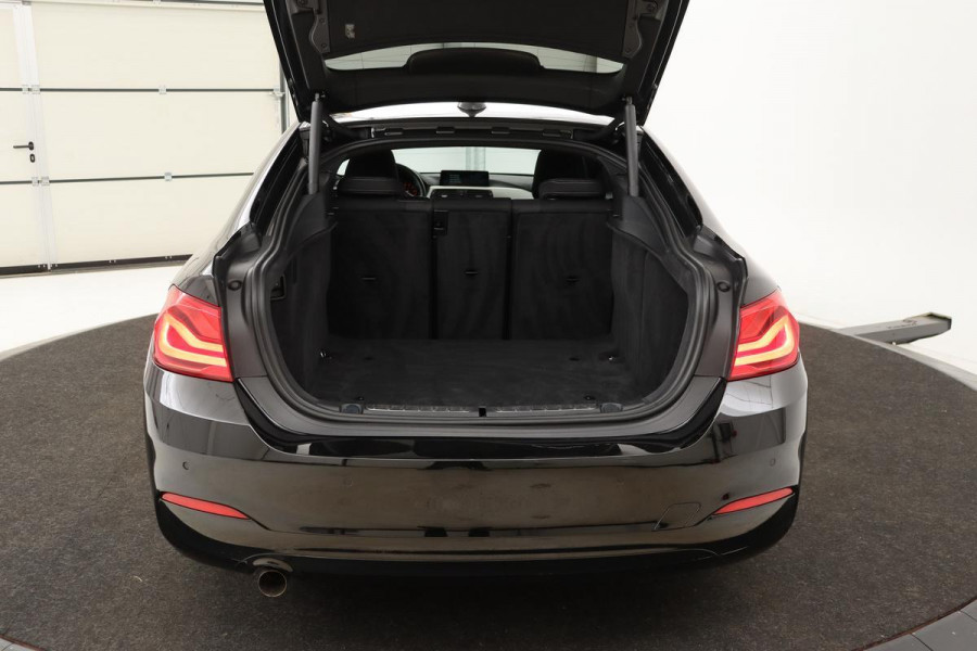 BMW 4 Serie 418i Executive | Schuifdak | Camera | Trekhaak | Sportstoelen | DAB+ | Carplay | PDC | Navigatie | Full LED