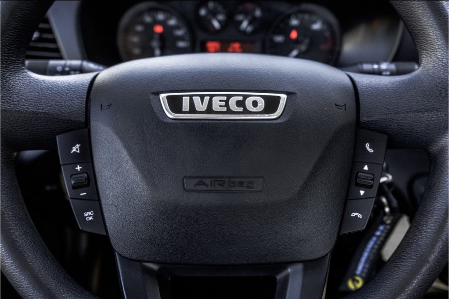 Iveco Daily 50C18 3.0L | Open Laadbak | Euro 6 | 180 PK | Cruise | Climate | 3500 KG Trekgewicht | Dubbel lucht