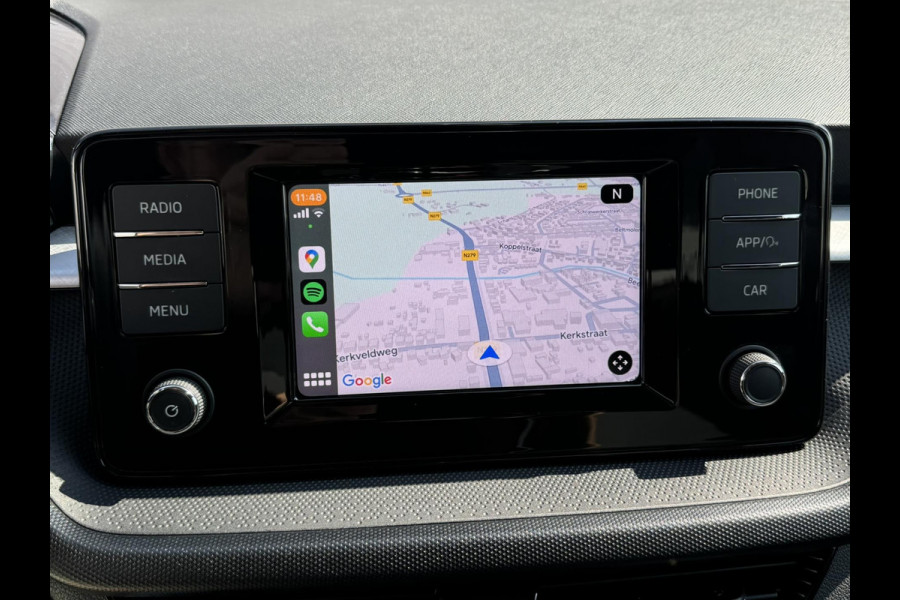 Škoda Fabia 1.0 TSI Ambition Carplay DAB Adaptive cruise Pdc voor en achter Lane assist