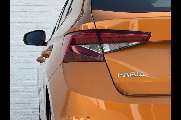 Škoda Fabia 1.0 TSI Ambition Carplay DAB Adaptive cruise Pdc voor en achter Lane assist