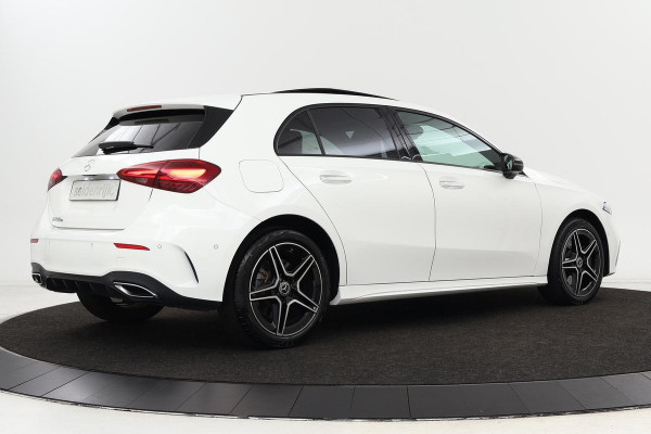 Mercedes-Benz A-Klasse 250e AMG Night | Facelift | Panoramadak | Stuurverwarming | Camera | Sfeerverlichting | Navigatie | Full LED | DAB+