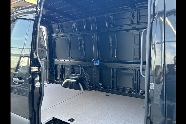 Mercedes-Benz Sprinter 317 CDI L2 H2 Pro 3500KG Trekhaak / LED / MBUX / Camera / Carplay navigatie / Cruise control / Airco