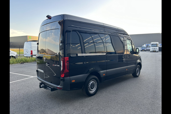 Mercedes-Benz Sprinter 317 CDI L2 H2 Pro 3500KG Trekhaak / LED / MBUX / Camera / Carplay navigatie / Cruise control / Airco