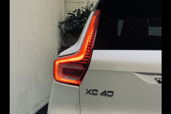 Volvo XC40 1.5 T4 Recharge R-Design | 20" | Panorama | harman/kardon