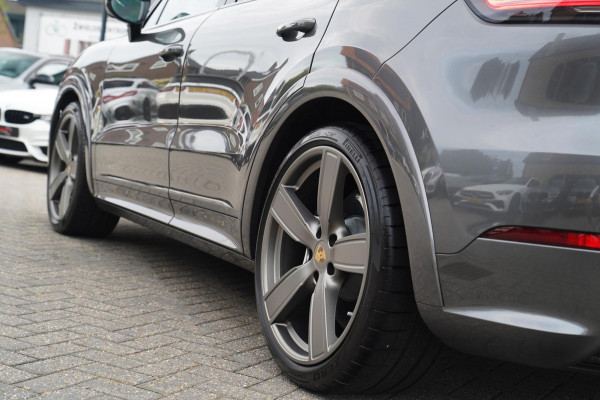 Porsche Cayenne 4.0 Turbo | Panorama | Alcantara | Carbon | Panorama | Luchtvering | Stoelverkoeling | Dealer onderhouden | HuD |