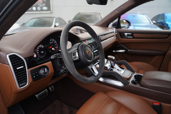 Porsche Cayenne 4.0 Turbo | Panorama | Alcantara | Carbon | Panorama | Luchtvering | Stoelverkoeling | Dealer onderhouden | HuD |