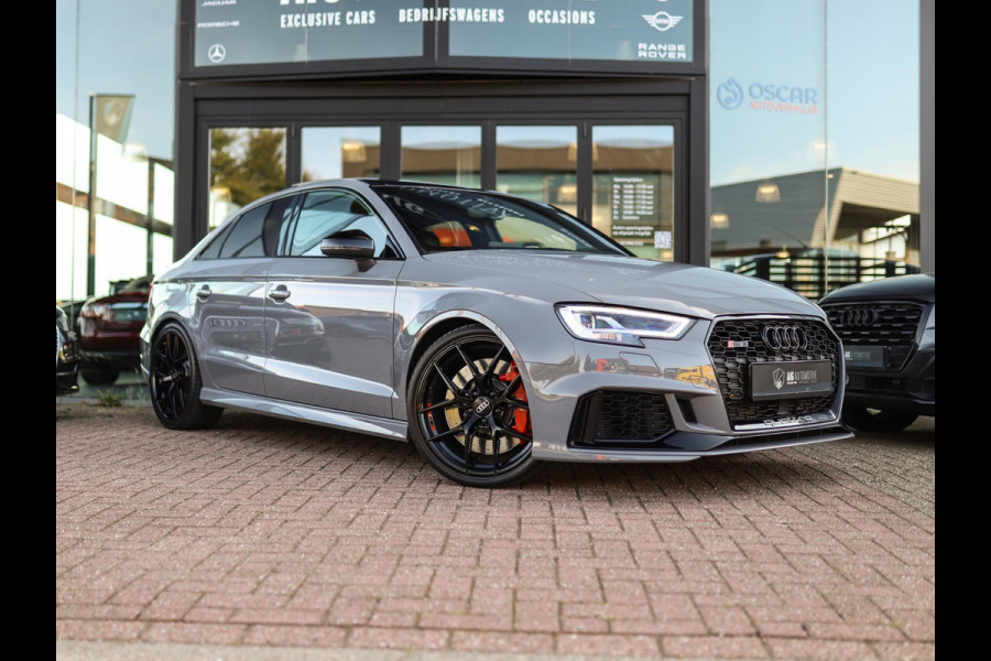 Audi RS 3 Limousine 2.5 TFSI A3 quattro | Vol opties!| RS Schaalstoelen | Carbon/Leder Stuurwiel | 19" Motec | Camera