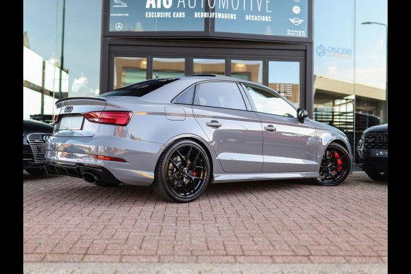 Audi RS 3 Limousine 2.5 TFSI A3 quattro | Vol opties!| RS Schaalstoelen | Carbon/Leder Stuurwiel | 19" Motec | Camera