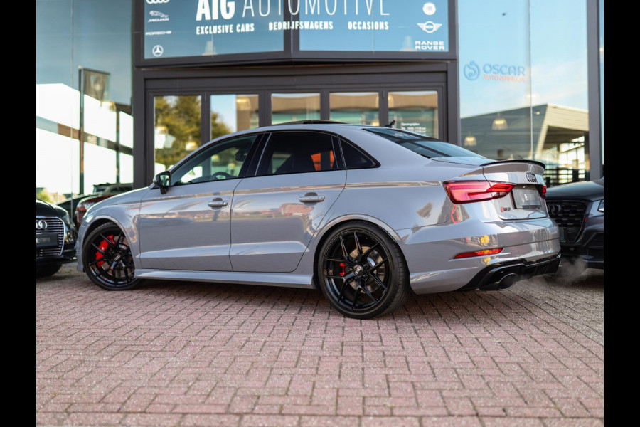 Audi RS 3 Limousine 2.5 TFSI A3 quattro | Vol opties!| RS Schaalstoelen | Carbon/Leder Stuurwiel | 19" Motec | Camera