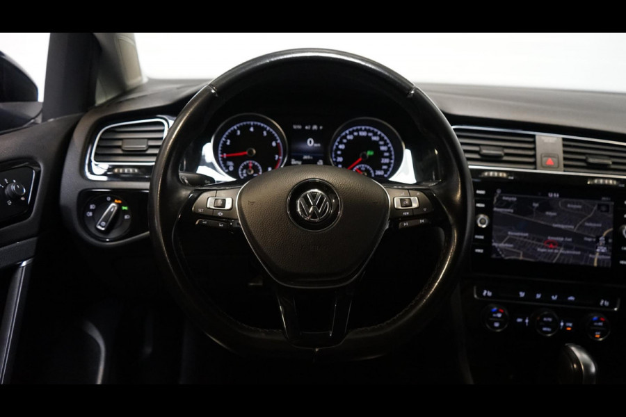 Volkswagen Golf 7.5 1.5 TSI Highline AUTOMAAT-ACC-ALCANTARA-CAMERA-CARPLAY-FULL LED-KEYLESS-NAVIGATIE-PDC