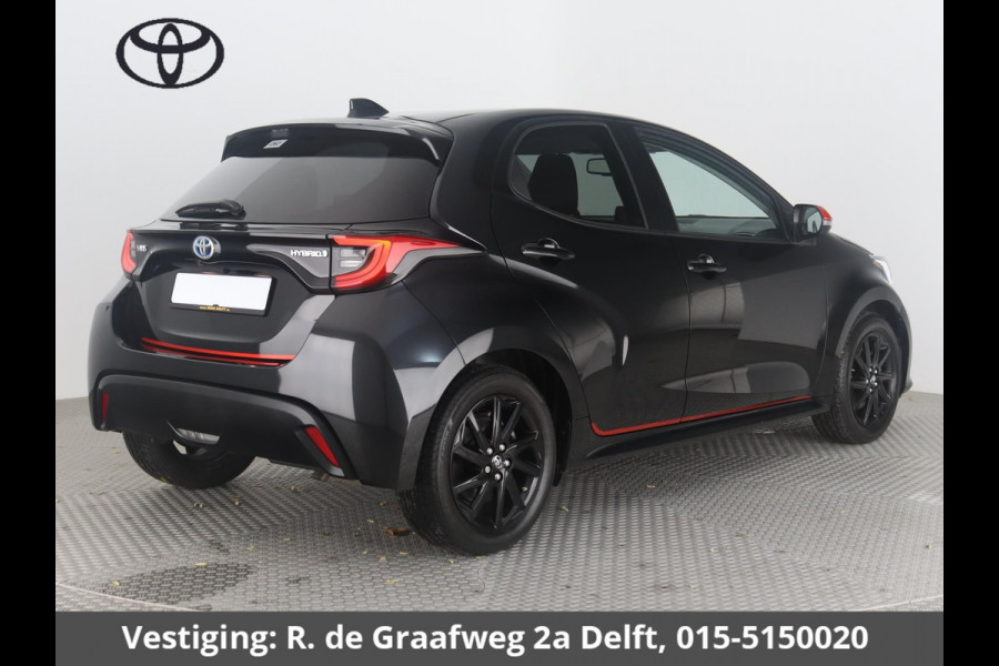 Toyota Yaris 1.5 Hybrid Black Edition | 10 JAAR GARANTIE! | Stoelverwarming | Apple CarPlay & AndroidAUTO | Camera