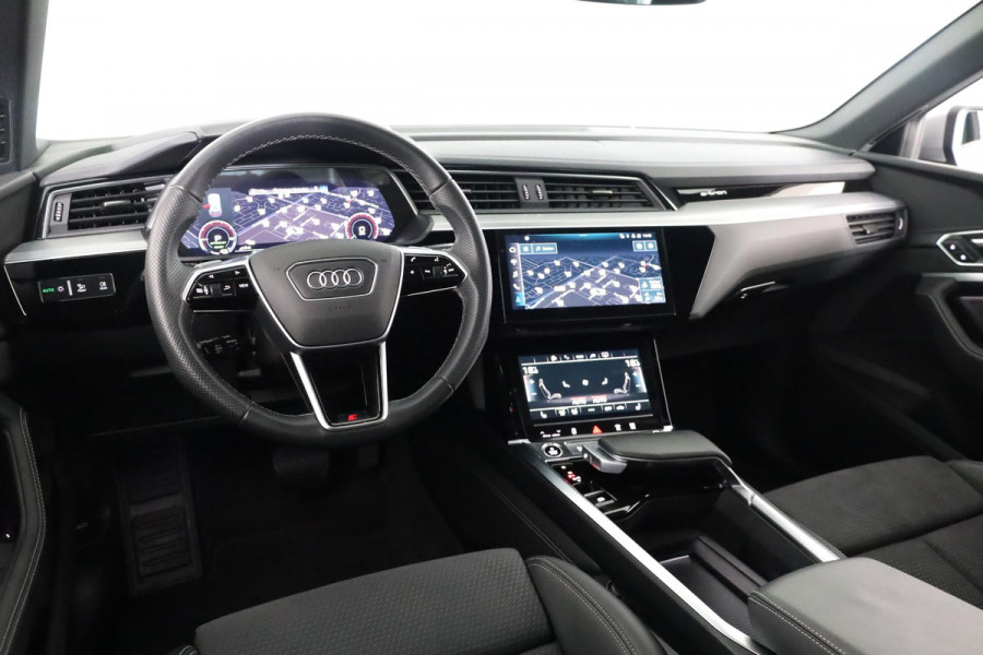 Audi e-tron 55 quattro S-line 95 kWh 408 pk | Navigatie | Achteruitrijcamera | Parkeersensoren | Adaptieve cruise control | Lichtmetalen velgen 21" |