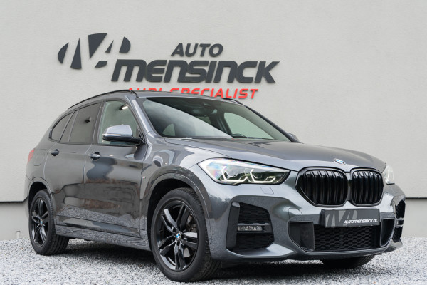 BMW X1 sDrive18i High Executive / Leder/ Touch Navigatie/ Virtual Cockpit/ Panoramadak/ Trekhaak/ 104kW (141PK)