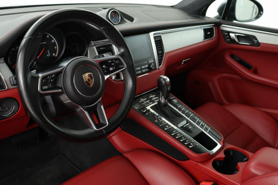 Porsche Macan 3.6 Turbo | Panoramadak | Luchtvering | Leder | Stoelverwarming | Camera | Navigatie | Alcantara hemel | Climate control